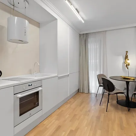 Апартаменты Luxury Cosmopolit In The Heart Of Брашов