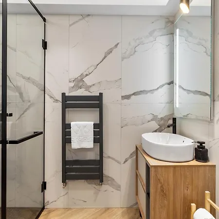 Апартаменты Luxury Cosmopolit In The Heart Of